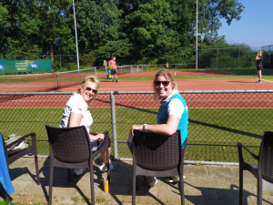 Anja en Benedicte tijdens open dag